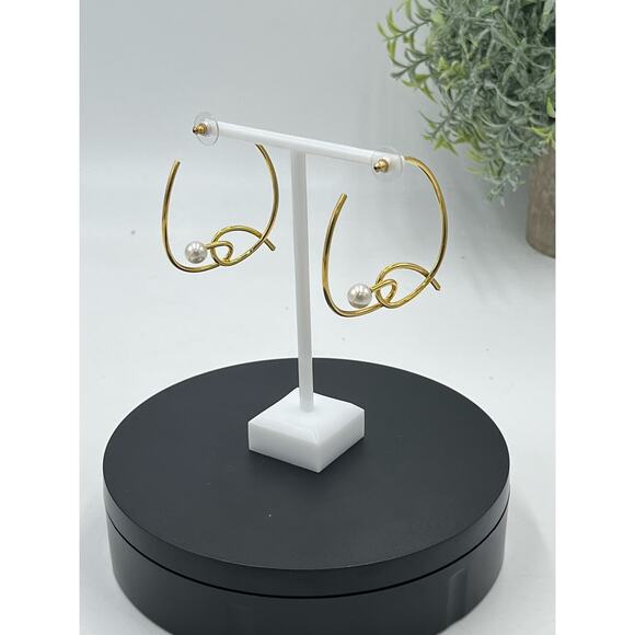 Amber Sceats Designer Gold Plated White Pearl Swirl Loopy Hoop Pierced Earrings - Picture 2 of 6